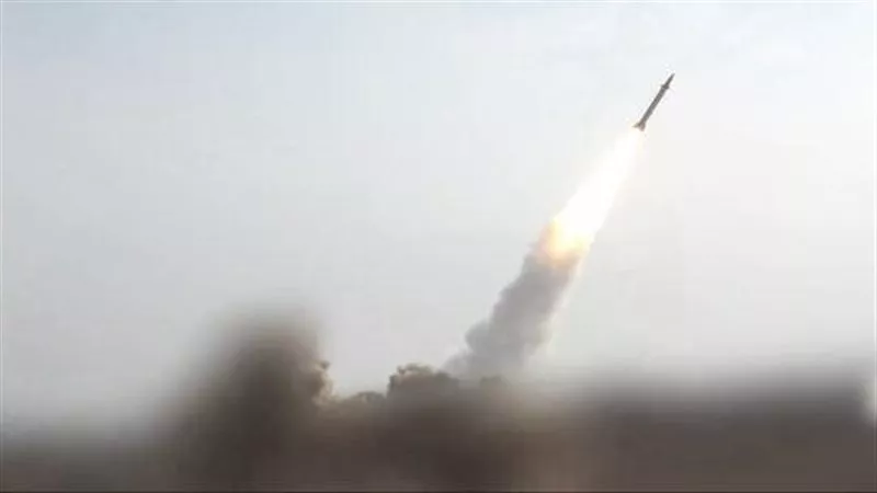 هجوم بمسيرات على مطار الكويت والحوثي يعلن استهداف إسرائيل