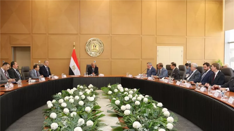 وزير الكهرباء يبحث مع وفد مجلس الدوما الروسي مستجدات مشروعات الطاقة النظيفة ومحطة الضبعة
