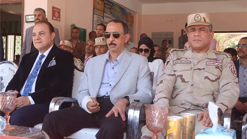 بالتزامن مع احتفالات العيد القومي..محافظ سوهاج يشهد عدد من الأنشطة والفعاليات بمدرسة سوهاج الثانوية الزخرفية العسكرية