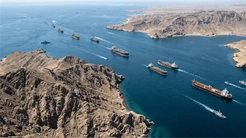 مضيق هرمز يشعل التوترات..إيران تربط فتحه بوقف النار في لبنان وبريطانيا تشكك