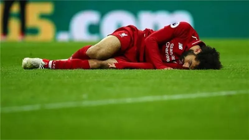 إصابة محمد صلاح تُقلق ليفربول ومنتخب مصر قبل معسكر مايو..والفحوصات تحسم الموقف