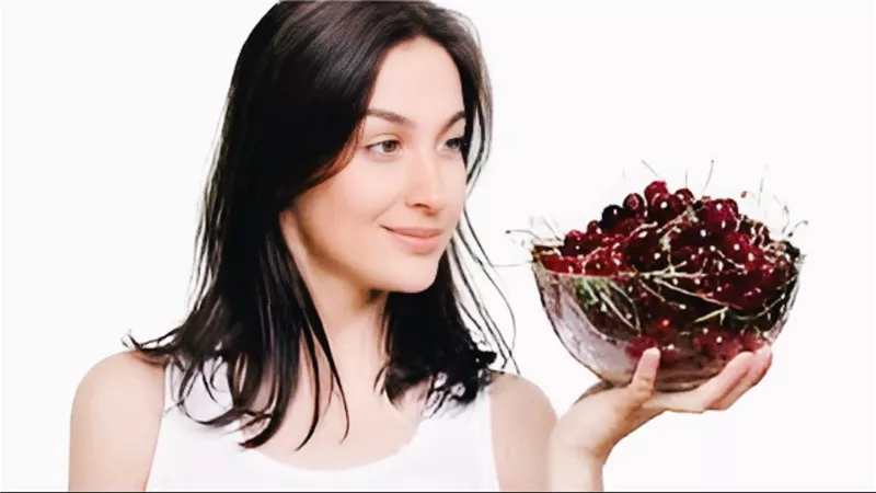 دراسة حديثة تكشف فوائد الكرز البري الحامض للصحة والنوم والقلب