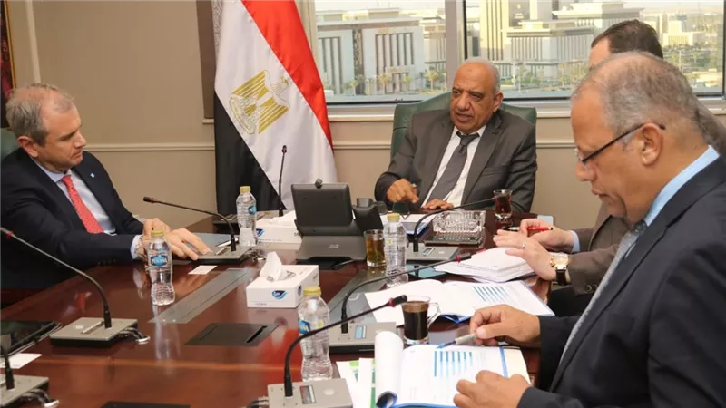 وزير الكهرباء يتابع مع الكازار الإماراتية تطورات مشروعات رياح الزعفرانة والغردقة بقدرة 1500 ميجاوات