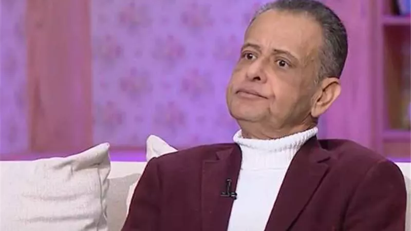 أشرف زكي يوقف تصريح محمد غنيم بسبب منشور السيدات وكلاب الشوارع