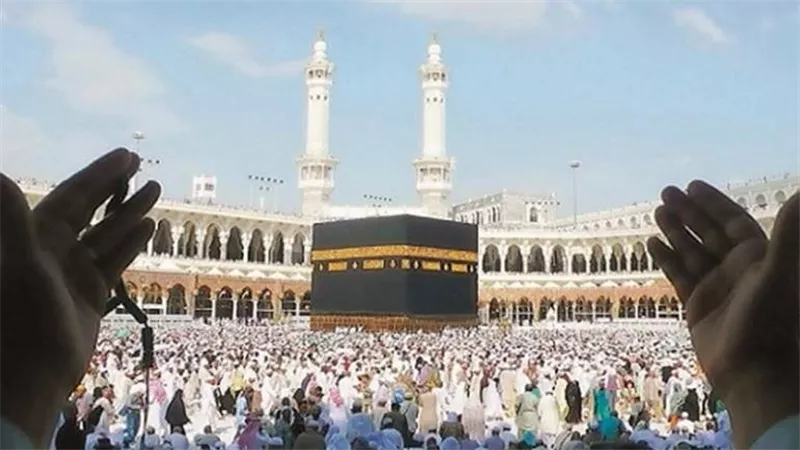 وزارة الحج تحذر حجاج بيت الله من حرارة عرفات.. البقاء داخل المخيمات حتى الرابعة عصرًا