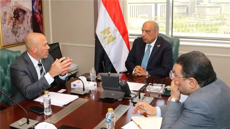 وزير الكهرباء يبحث مع «إنكوم» توفير الطاقة لمشروع مركز بيانات عالمي في مصر