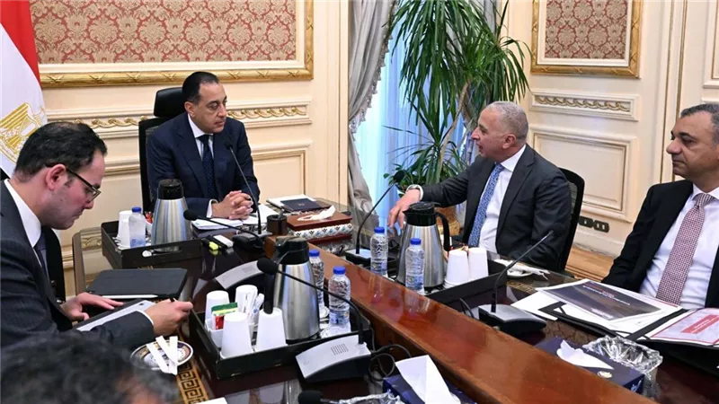 رئيس الوزراء يبحث مع السويدي إلكتريك التوسع في صناعة السيارات الكهربائية