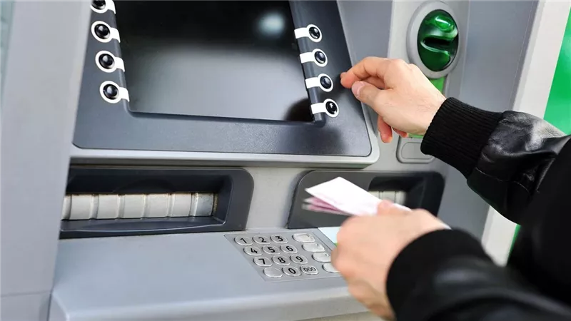 أزمة نقص السيولة في ماكينات ATM قبل عيد الأضحى 2026.. زحام وشكاوى وتحركات عاجلة من البنوك