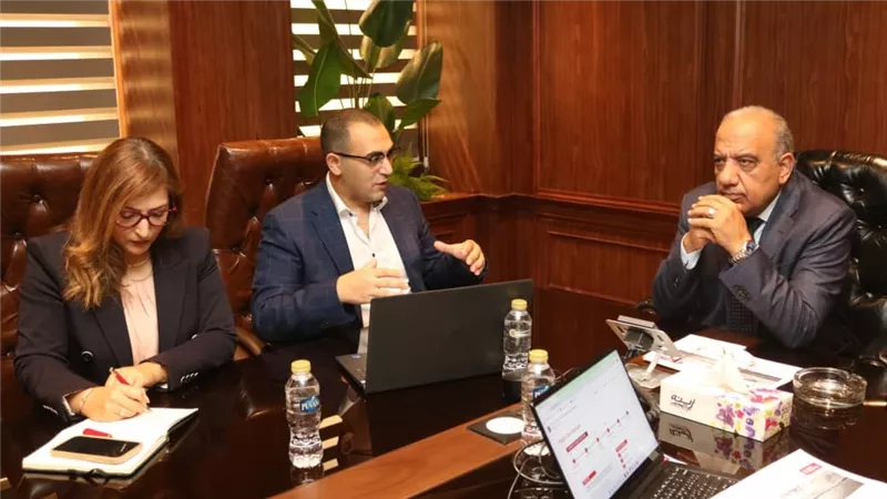وزير الكهرباء يبحث تطوير منظومة العمل وترسيخ مبادئ الحوكمة مع نكسوس أنالاتيكا
