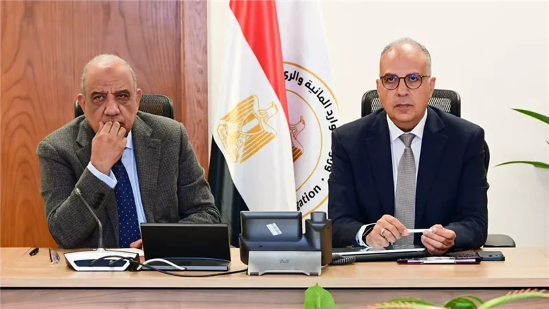 لدعم التحول الأخضر .. وزيرا الري والكهرباء يبحثان التوسع في استخدام الطاقة الشمسية بمحطات الرفع 
