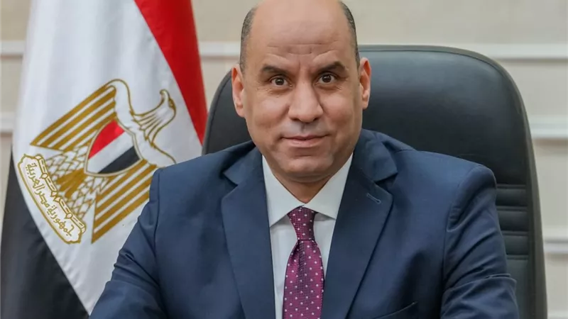 وزارة العمل تعلن 1355 فرصة عمل.. وظائف لذوي الهمم في 7 محافظات