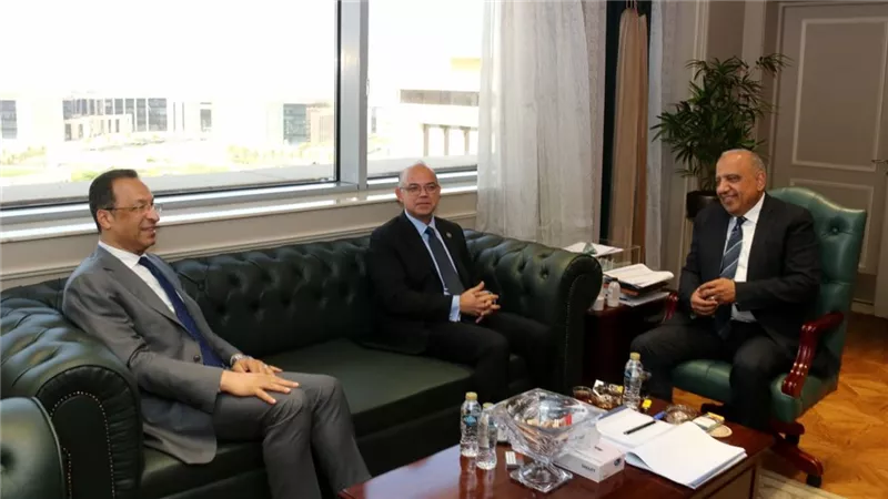 وزراء الكهرباء والاتصالات والاستثمار يبحثون توطين صناعة مراكز البيانات والاعتماد على الطاقة المتجددة 