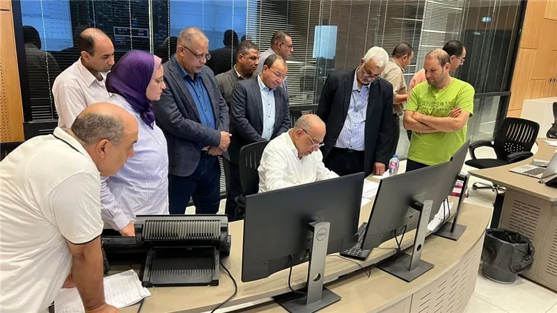 خلال زيارته الميدانية.. وزير الكهرباء يتابع سير العمل بالمركز القومي للتحكم في الطاقة