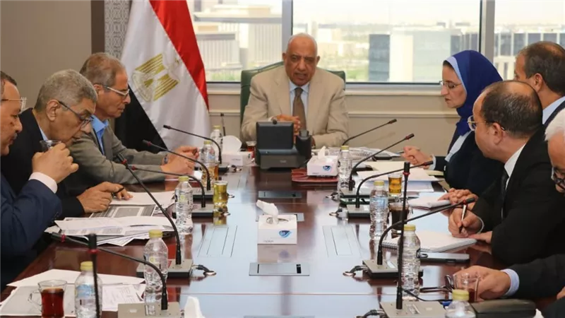 وزير الكهرباء: مراجعة يومية لمخزون الوقود وتقرير دوري حول الأحمال وزيادة الاستهلاك 