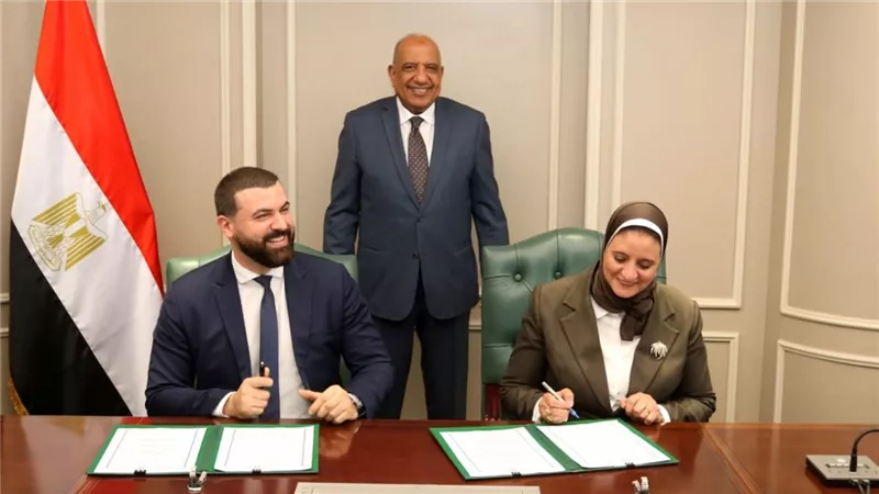 وزير الكهرباء يشهد مراسم توقيع مذكرة تفاهم لإقامة مشروع مركز بيانات 