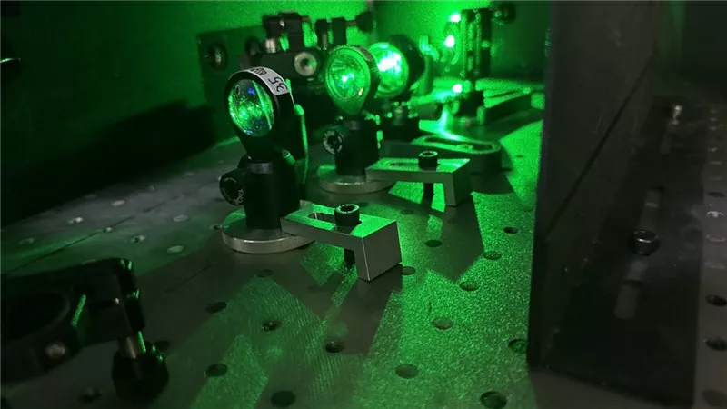 روساتوم: علماء المركز الكمّي يطورون تقنية لدراسة مواد المستقبل باستخدام الضوء