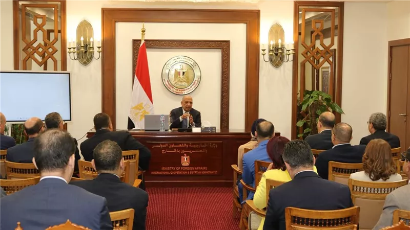 وزير الكهرباء يلتقي برؤساء البعثات الدبلوماسية والقنصلية بالخارج ويطرح مجالات العمل المشترك