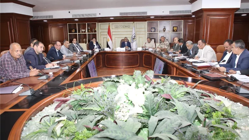 محافظ بني سويف يترأس اجتماع اللجنة العليا للبت لتقنين أراض أملاك الدولة
