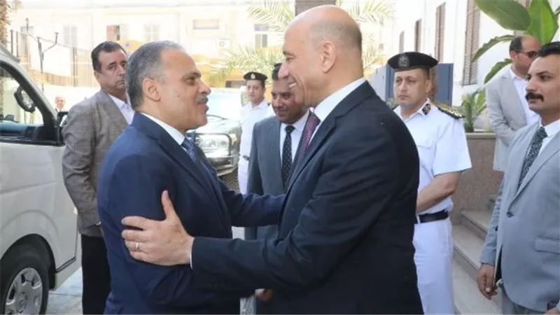 محافظ الشرقية يُهنئ مدير أمن الشرقية بمناسبة توليه مهام منصبه الجديد بالمحافظة