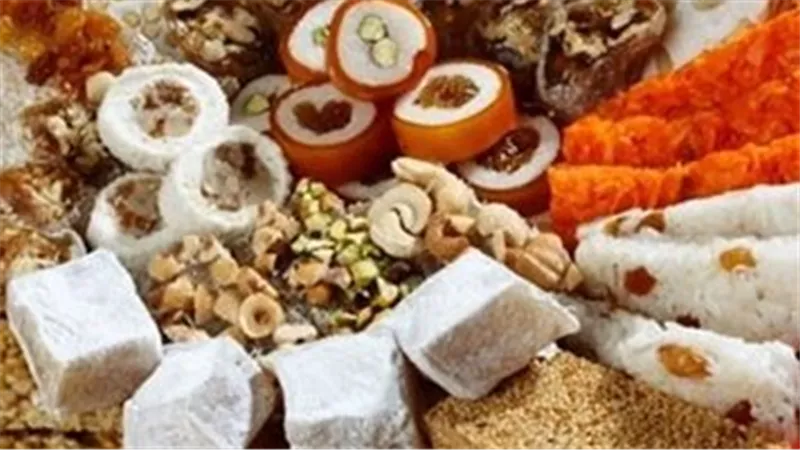 هل يجوز توزيع حلوى المولد واحتسابها من زكاة المال؟..دار الإفتاء تحسم الجدل