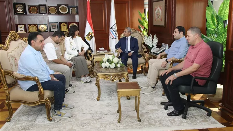 محافظ بني سويف يستقبل السفيرة نبيلة مكرم في مستهل زيارتها لبني سويف