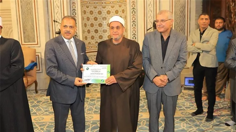 محافظ الشرقية يشهد احتفالية الأوقاف بالمولد النبوي حفظة القرآن الكريم
