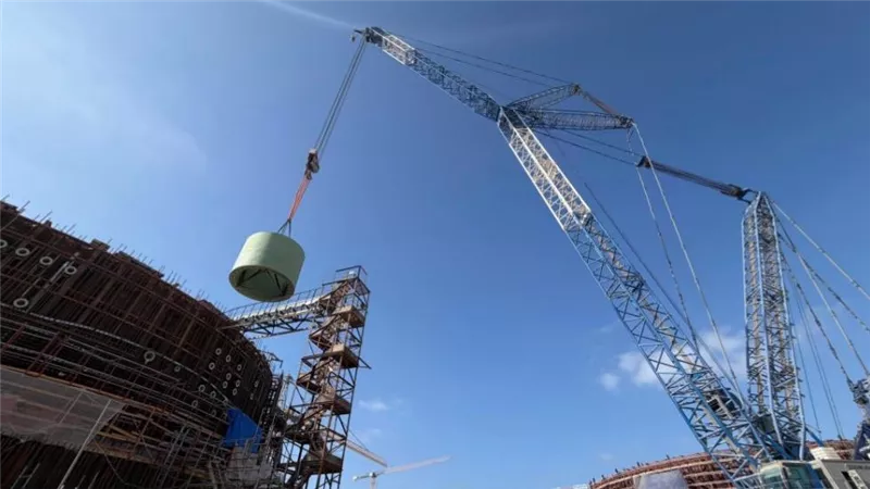 إنجاز هندسي جديد بمحطة الضبعة النووية.. نجاح تركيب مكون الحماية الجافة للوحدة الثالثة