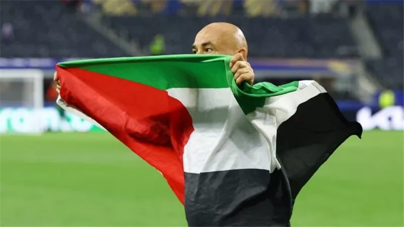 هل يفكر اتحاد الكرة في الاستعانة بمدرب أجنبي يقود منتخب مصر؟ وموقف حسام حسن بعد مونديال 2026