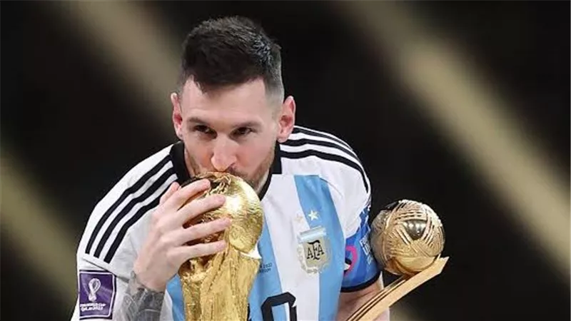 ميسي يعلن اعتزاله اللعب الدولي مع منتخب الأرجنتين بعد مسيرة تاريخية امتدت 20 عامًا