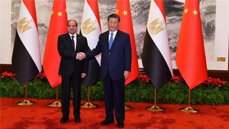 السيسي يستقبل الرئيس الصيني شي جين بينج اليوم.. تعزيز الشراكة الاستراتيجية بين مصر والصين