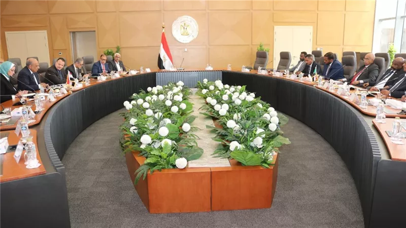 وزير الكهرباء يستقبل نظيره السوداني لبحث التعاون المشترك لإعادة بناء وتأهيل الشبكات