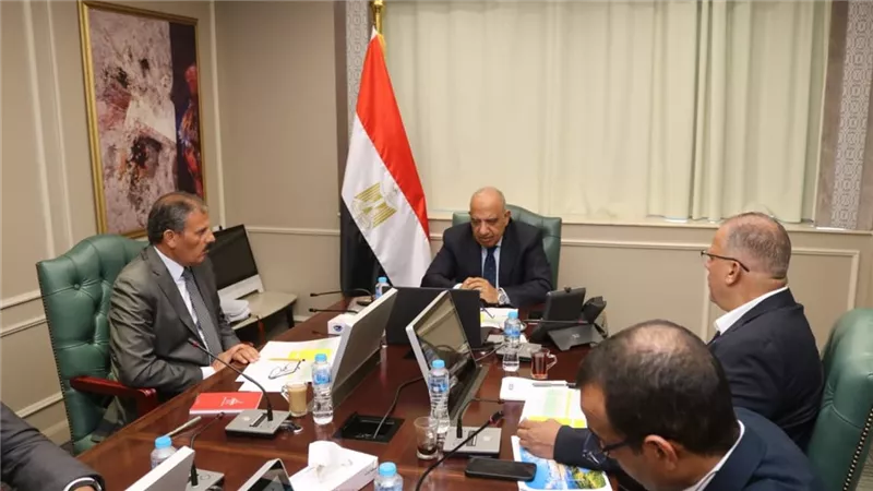 وزير الكهرباء يتابع مع الاستشاري الدولي مستجدات تحديث استراتيجية الطاقة المتكاملة والمستدامة حتى عام 2040