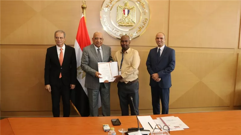 وزير الكهرباء يشهد احتفالية تخريج 16 متدربًا من جيبوتي في مجالات تحسين كفاءة الطاقة 