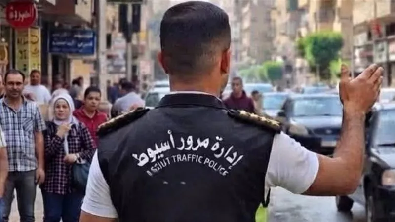 مرور أسيوط يحسم الفوضي فى الشوارع..حملات مكثفة لضبط مخالفات التاكسي وتطبيق القانون