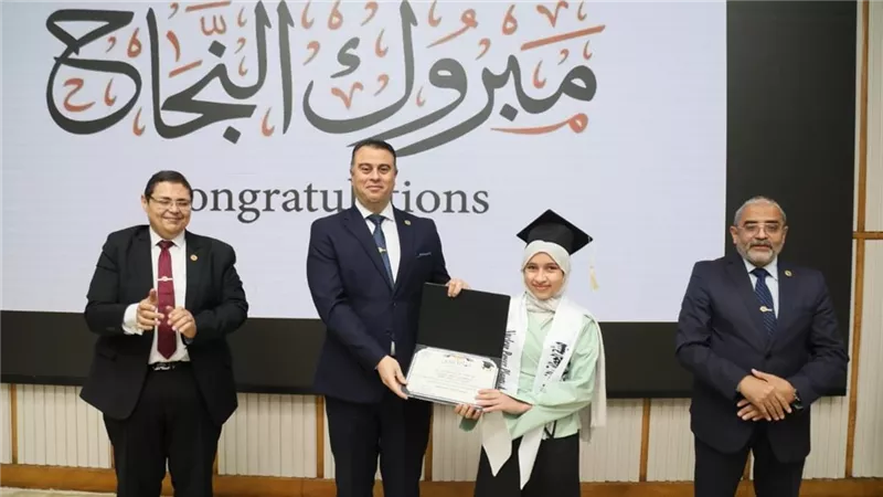 احتفاءً بالتفوق والتميز.. رئيس المحطات النووية يكرّم أبناء العاملين المتفوقين دراسيًا
