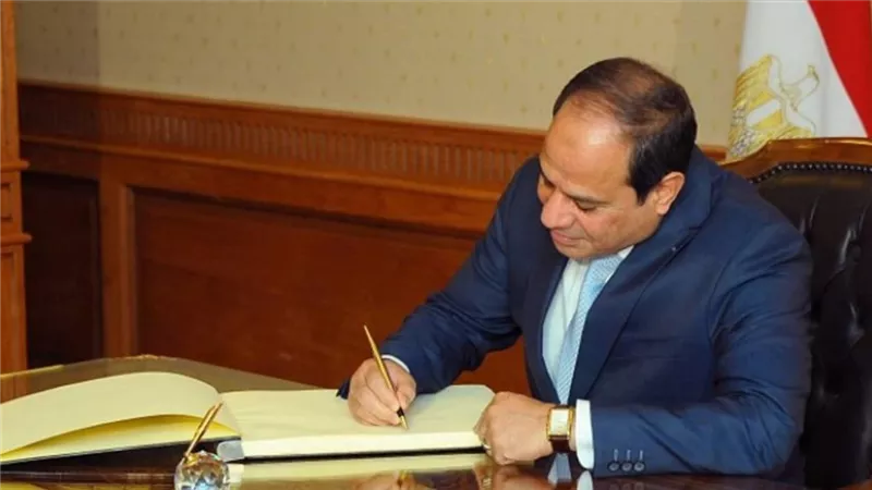 السيسي يصدق على تأجيل تطبيق قانون الإجراءات الجنائية إلى أكتوبر 2027