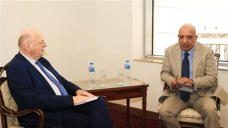 وزير الكهرباء يلتقي بنظيره الإيطالي لبحث تعزيز التعاون في مشروع الربط الكهربائي بين مصر وإيطاليا 