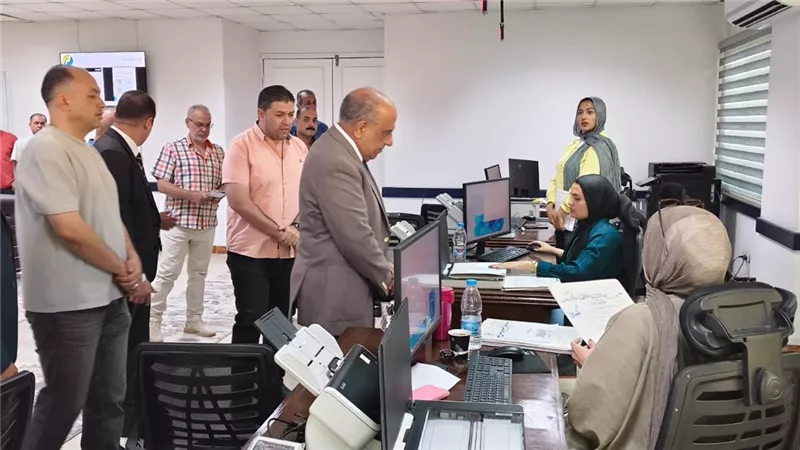 وزير الكهرباء في زيارة ميدانية لقطاع شبكات المدن الجديدة بمدينة العاشر من رمضان بالشرقية 