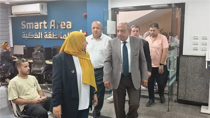 وزير الكهرباء يتفقد إدارة شبكات كهرباء مدينة الشروق لمتابعة تأمين التغذية