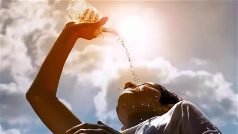 الأرصاد تكشف تفاصيل طقس الأحد.. حرارة ورطوبة ورياح وشبورة كثيفة