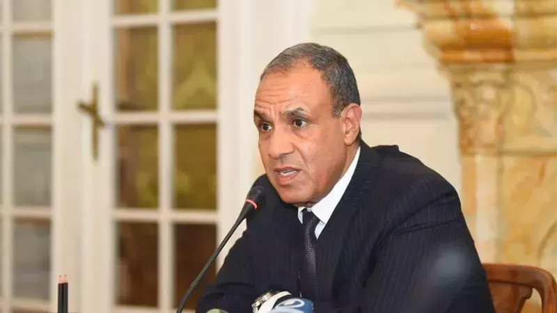 مصر ترفض تهجير الفلسطينيين..بدر عبد العاطي يحمل إسرائيل مسؤولية تأخير اتفاق غزة