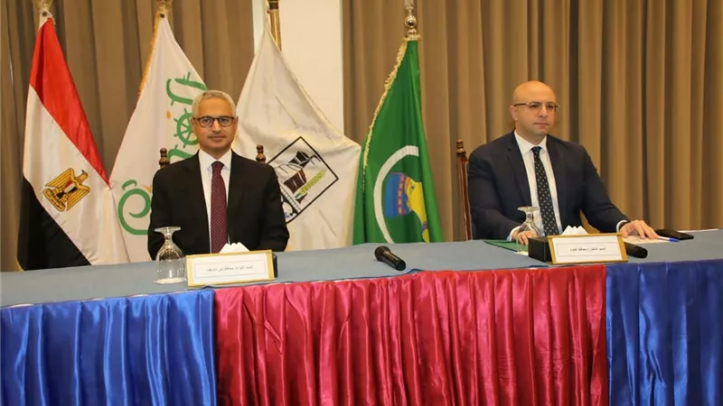 محافظى بنى سويف والفيوم أثناء المؤتمر