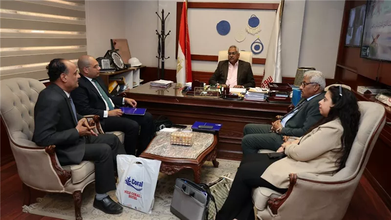نائب محافظ سوهاج يستقبل وفد منظمة الأيتام الأقباط لبحث تنفيذ برنامج 