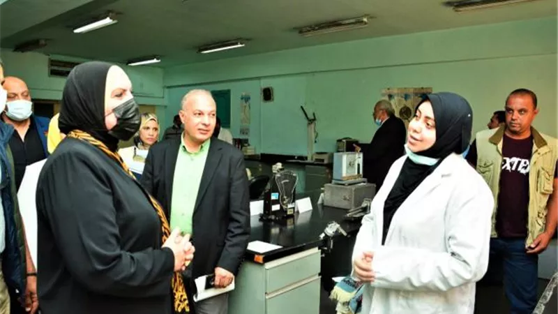 وزيرة التجارة والصناعة تجري زيارة ميدانية لمقر صندوق دعم صناعة الغزل والمنسوجات بالاسكندرية