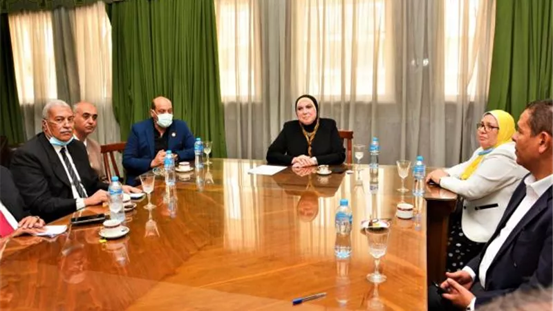نيفين جامع: 24% زيادة في معدلات تصدير الغزل والمنسوجات خلال النصف الاول من العام الجاري