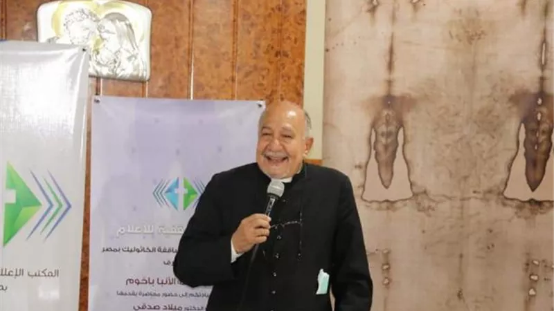 شاهد.. الكنيسة الكاثوليكية تكشف أسرار «الكفن المقدس»