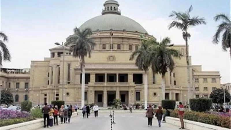 رئيس جامعة القاهرة يعلن 90 منحة مجانية كاملة لأوائل الثانوية العامة
