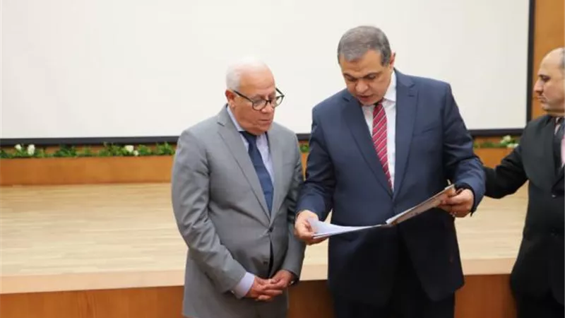 صور.. تعرف على هدايا وزير القوى العاملة بمحافظة بورسعيد