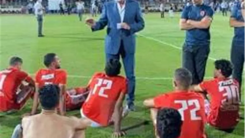 الخطيب يكافئ لاعبي الأهلي بعد حصولهم علي المركز  الثاني