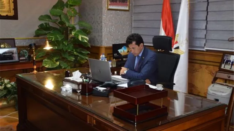 بالفيديو كونفرانس.. وزير الرياضة يشهد افتتاح الملتقى الدولي الأول للتسويق الرياضي